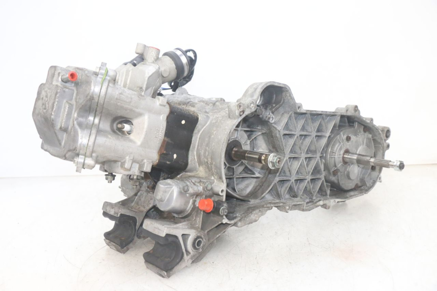 photo de ENGINE PEUGEOT SATELIS 125 (2013 - 2018) - Focus on structure