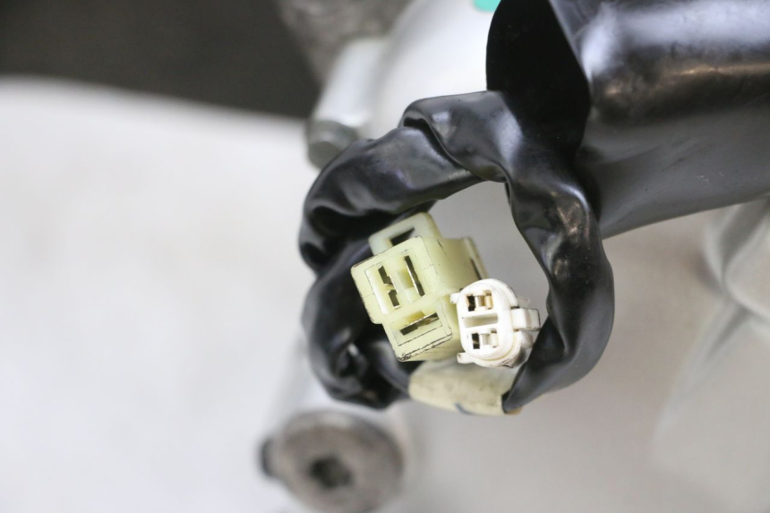 photo de ENGINE YAMAHA XMAX X-MAX 125 (2006 - 2009) - Fixing points details