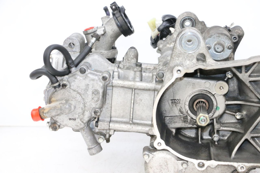 photo de ENGINE YAMAHA XMAX X-MAX 125 (2006 - 2009) - Detailed visual inspection
