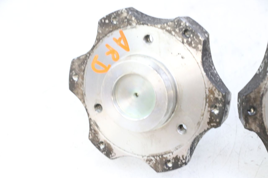 photo de REAR WHEEL HUB QUADRO 4 4D 350 (2015 - 2018)