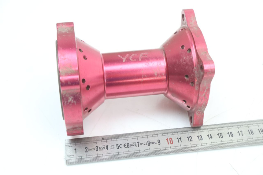 photo de REAR WHEEL HUB YCF PIT BIKE 125 (2010 - 2018)
