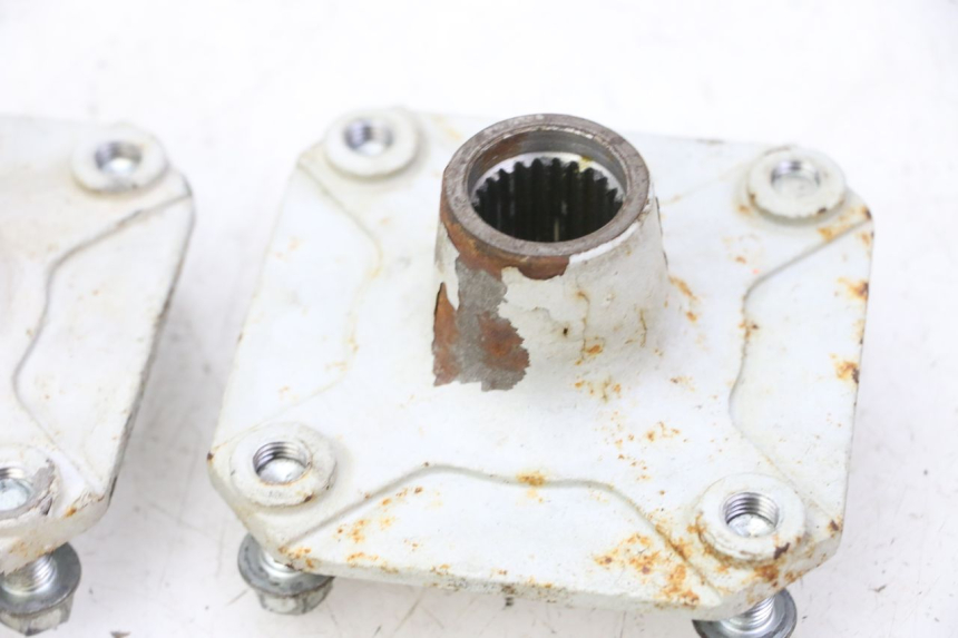 photo de REAR WHEEL HUB HYTRACK S 150 (2003 - 2011)