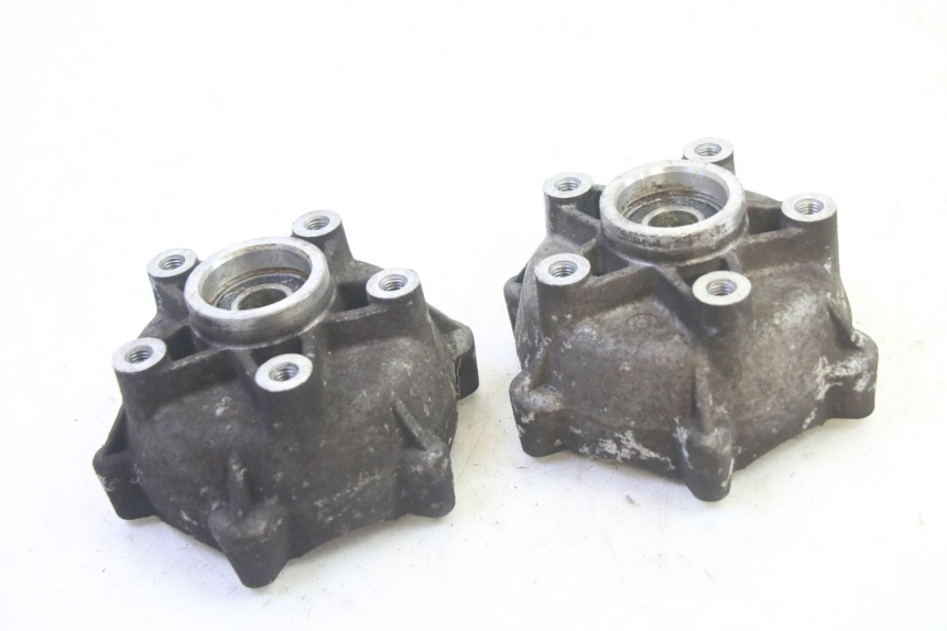 photo de FRONT WHEEL HUB PIAGGIO MP3 RL 250 (2007 - 2010) - Alternative perspective