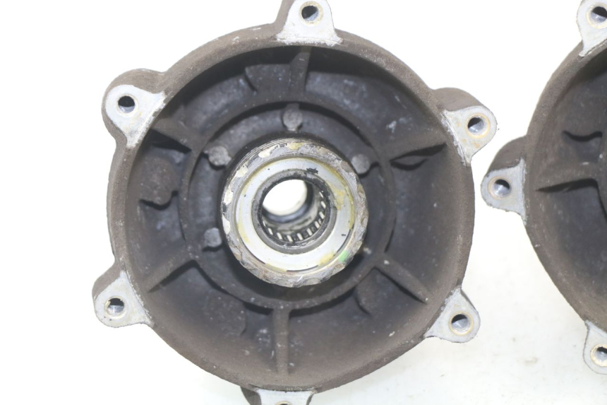 photo de FRONT WHEEL HUB PIAGGIO MP3 125 (2006 - 2014)