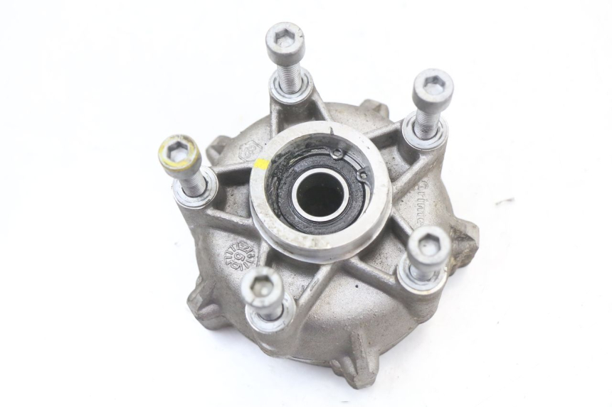 photo de FRONT WHEEL HUB PIAGGIO VESPA LX 125 (2005 - 2010)