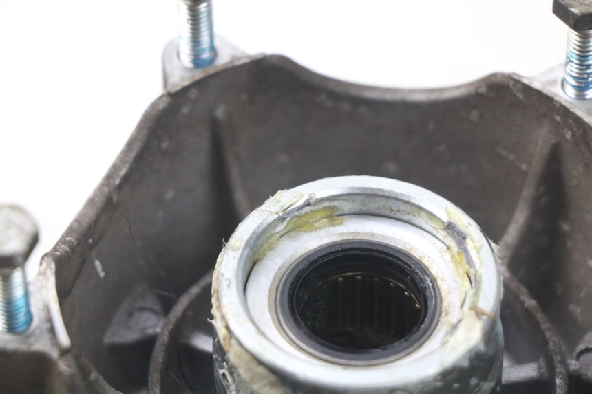 photo de FRONT WHEEL HUB PIAGGIO VESPA SPRINT 2T 50 (2014 - 2018)