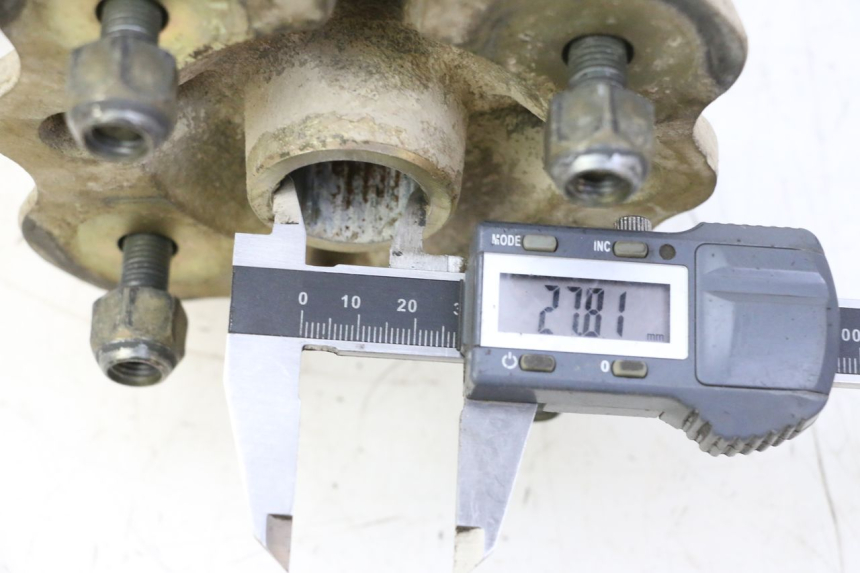 photo de FRONT WHEEL HUB YAMAHA YFM BRUIN 350 (2003 - 2009)