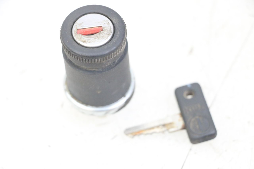 photo de IGNITION SWITCH PEUGEOT XP6 50 (1997 - 2003)