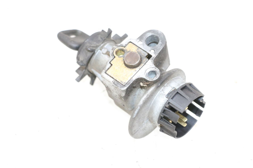 photo de IGNITION SWITCH PEUGEOT TKR TREKKER FURIOUS 50 (2005 - 2014) - Technical close-up