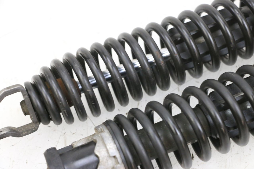 photo de REAR SHOCK ABSORBER PAIR YAMAHA YP MAJESTY 125 (2002 - 2006) - Surface and material condition