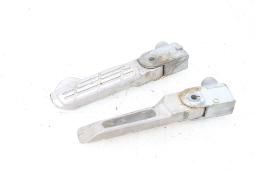 photo de PAIR OF REAR FOOTRESTS KYMCO AGILITY 16+ 4T 50 (2018 - 2023) - Component detail