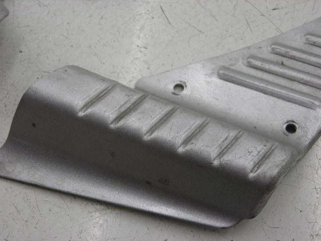 photo de PAIR REAR FOOTRESTS BAOTIAN TRAVEL SPIRIT 50 (2010 - 2012)