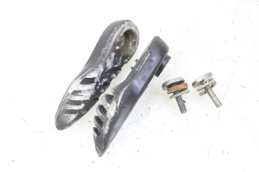 photo de PAIR OF REAR FOOTRESTS MBK BOOSTER SPIRIT NAKED 50 (2004 - 2017)