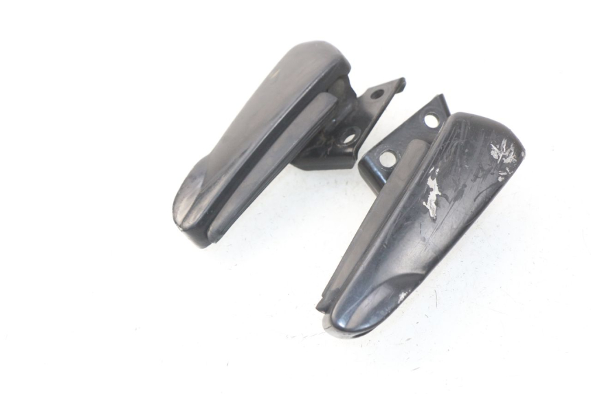 photo de PAIR REAR FOOTRESTS PIAGGIO CARNABY 125 (2007 - 2011)