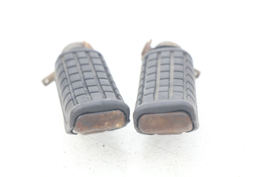 photo de PAIR REAR FOOTRESTS HONDA CBR R 125 (2003 - 2006)