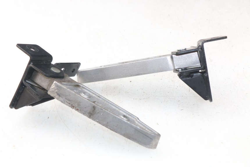 photo de PAIR OF REAR FOOTRESTS PEUGEOT CITYSTAR 50 (2013 - 2017)