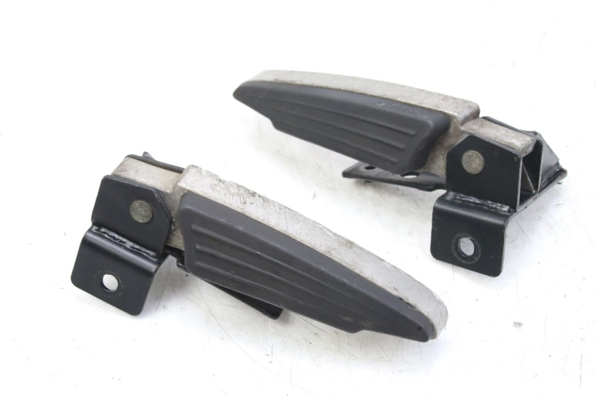 photo de PAIR OF REAR FOOTRESTS PEUGEOT CITYSTAR 50 (2013 - 2017)