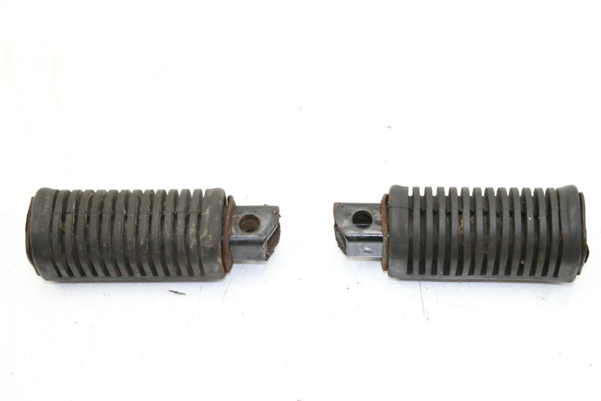 photo de PAIR OF REAR FOOTRESTS SUZUKI CP 80 (1985 - 1996)