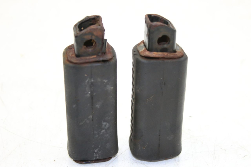 photo de PAIR OF REAR FOOTRESTS SUZUKI CP 80 (1985 - 1996)