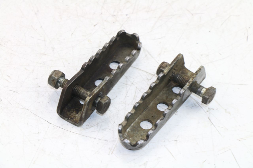 photo de PAIR REAR FOOTRESTS DERBI SENDA R X-TREM 50 (2003 - 2010)