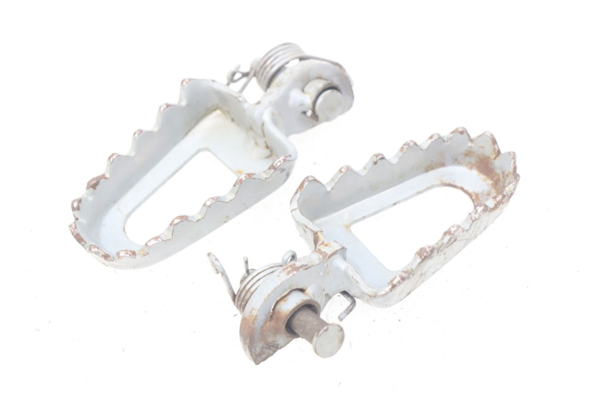 photo de PAIR REAR FOOTRESTS LONCIN DIRT BIKE 125