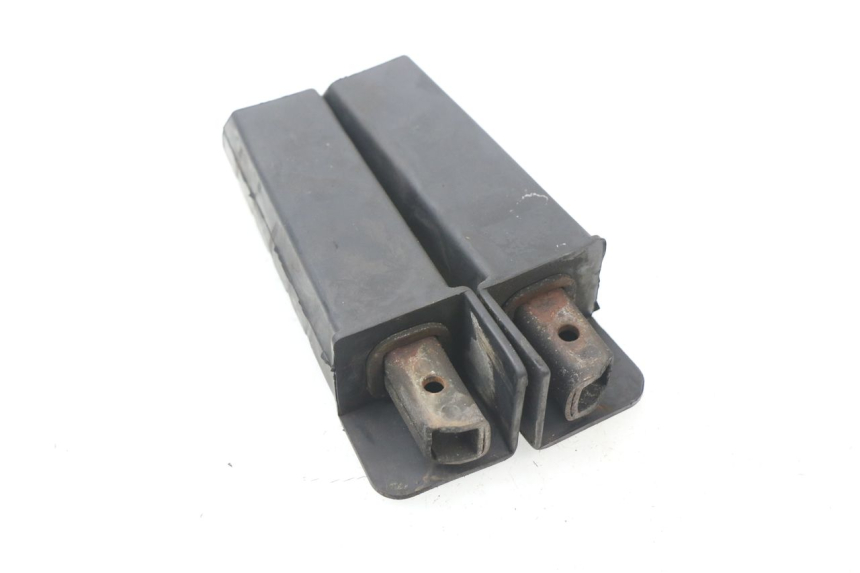 photo de PAIR REAR FOOTRESTS HONDA FES PANTHEON 125 (2003 - 2007)