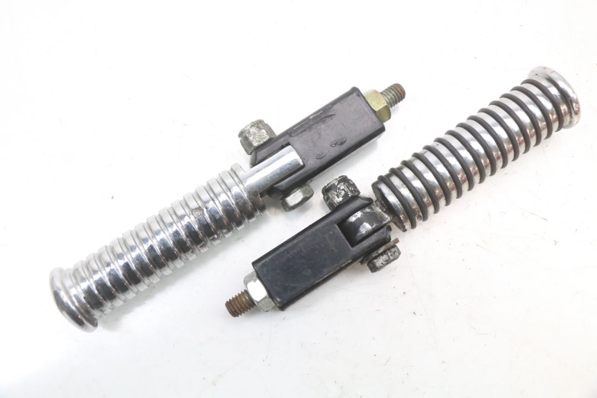 photo de PAIR REAR FOOTRESTS HARLEY DAVIDSON SPORTSTER XL CUSTOM 1200 (2003 - 2004)