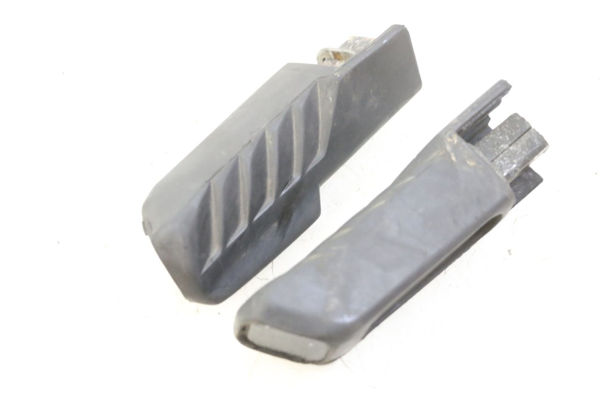 photo de PAIR OF REAR FOOTRESTS HONDA FES S-WING SWING ABS 125 (2007 - 2015)