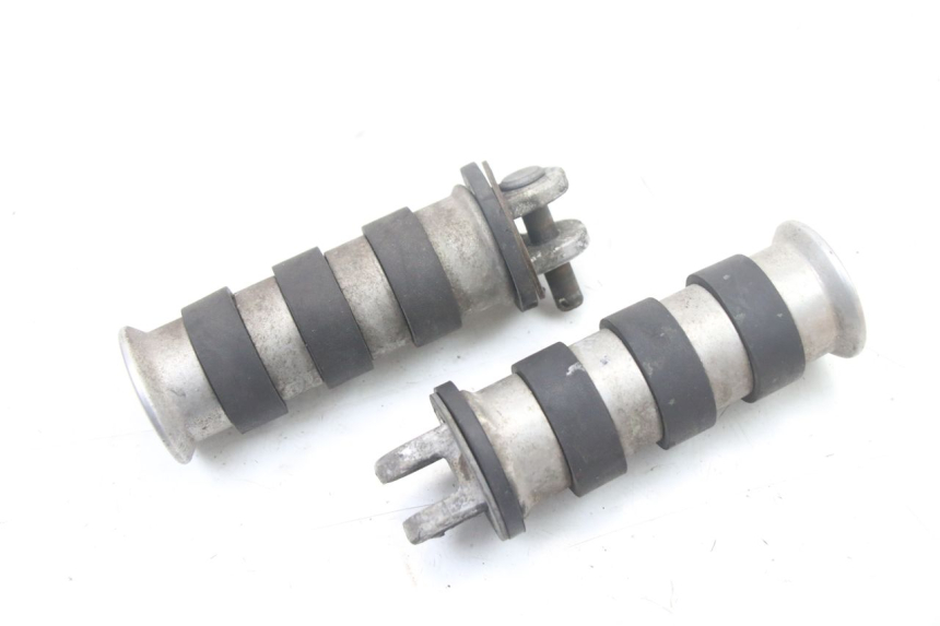 photo de PAIR REAR FOOTRESTS HONDA VT C2 SHADOW 750 (1997 - 2001)
