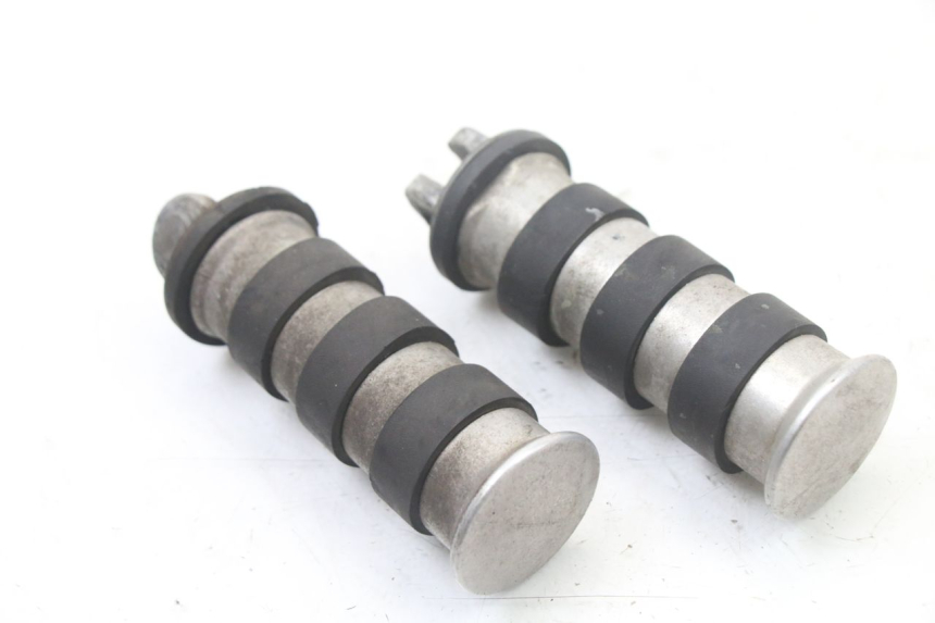 photo de PAIR REAR FOOTRESTS HONDA VT C2 SHADOW 750 (1997 - 2001)