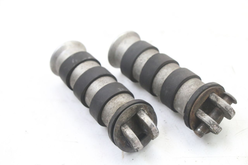 photo de PAIR REAR FOOTRESTS HONDA VT C2 SHADOW 750 (1997 - 2001)