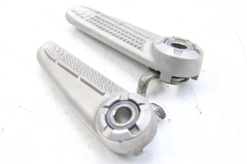 photo de PAIR OF REAR FOOTRESTS YAMAHA HW XENTER 125 (2011 - 2017)