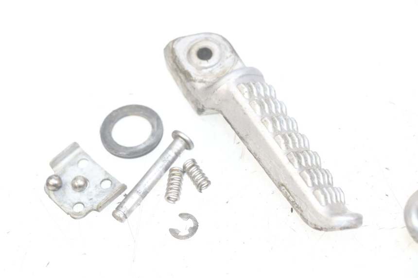 photo de PAIR OF REAR FOOTRESTS KAWASAKI Z 750 (2007 - 2013)