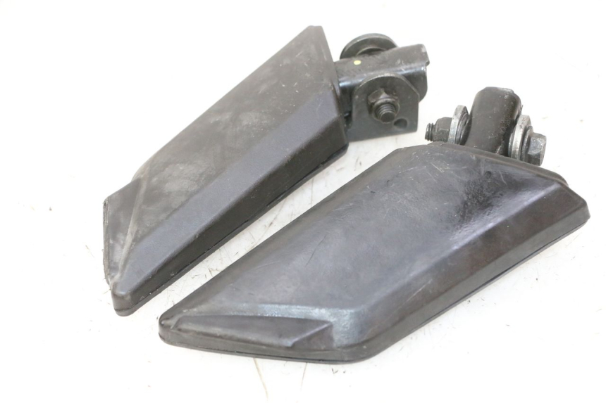 photo de PAIR OF REAR FOOTRESTS PEUGEOT KISBEE 2T 50 (2010 - 2017)