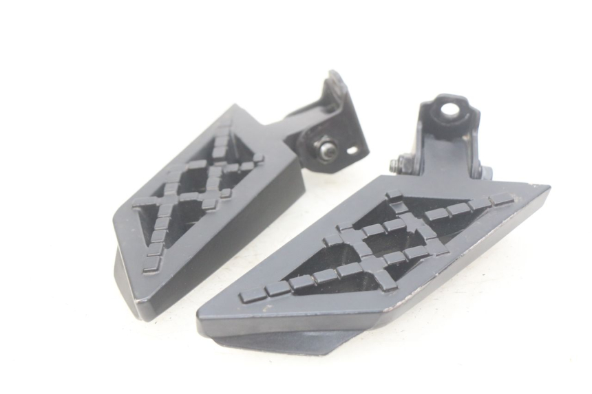 photo de PAIR OF REAR FOOTRESTS PEUGEOT KISBEE 4T 50 (2018 - 2022)