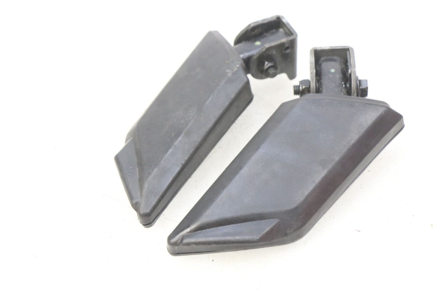 photo de PAIR OF REAR FOOTRESTS PEUGEOT KISBEE 4T 50 (2010 - 2017)