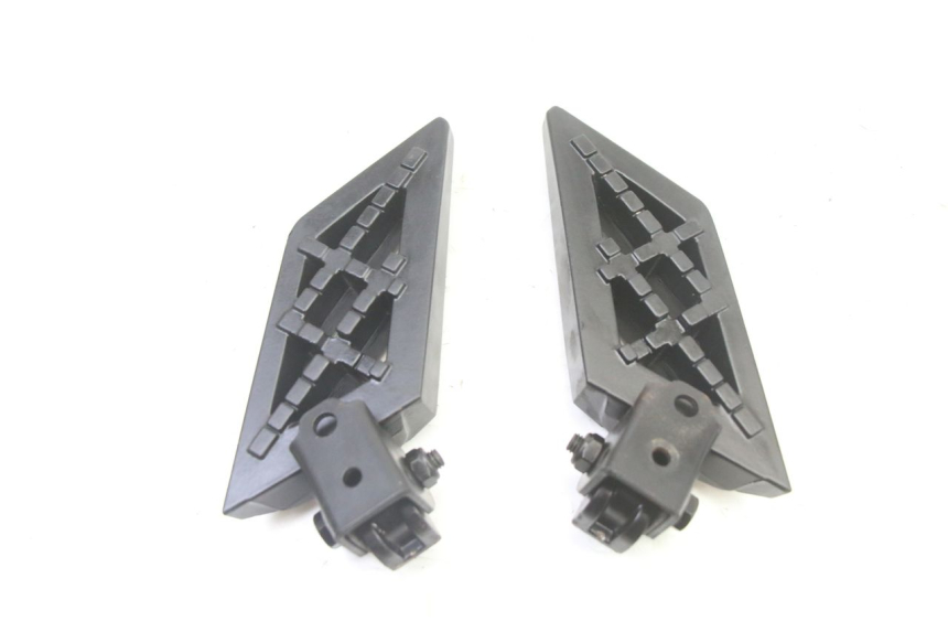 photo de PAIR OF REAR FOOTRESTS PEUGEOT KISBEE 4T 50 (2018 - 2022)