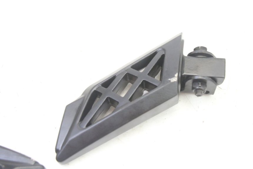 photo de PAIR OF REAR FOOTRESTS PEUGEOT KISBEE 4T 50 (2018 - 2022)