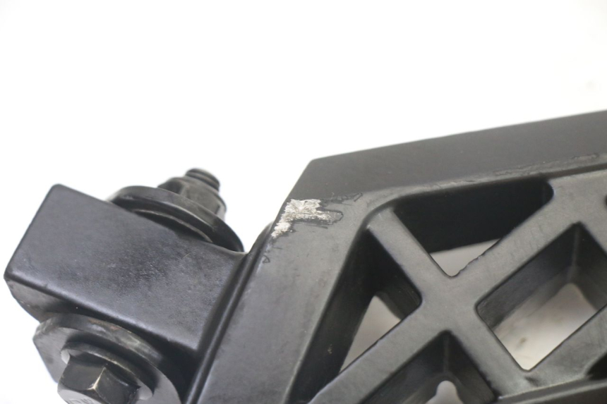 photo de PAIR OF REAR FOOTRESTS PEUGEOT KISBEE 4T 50 (2018 - 2022)