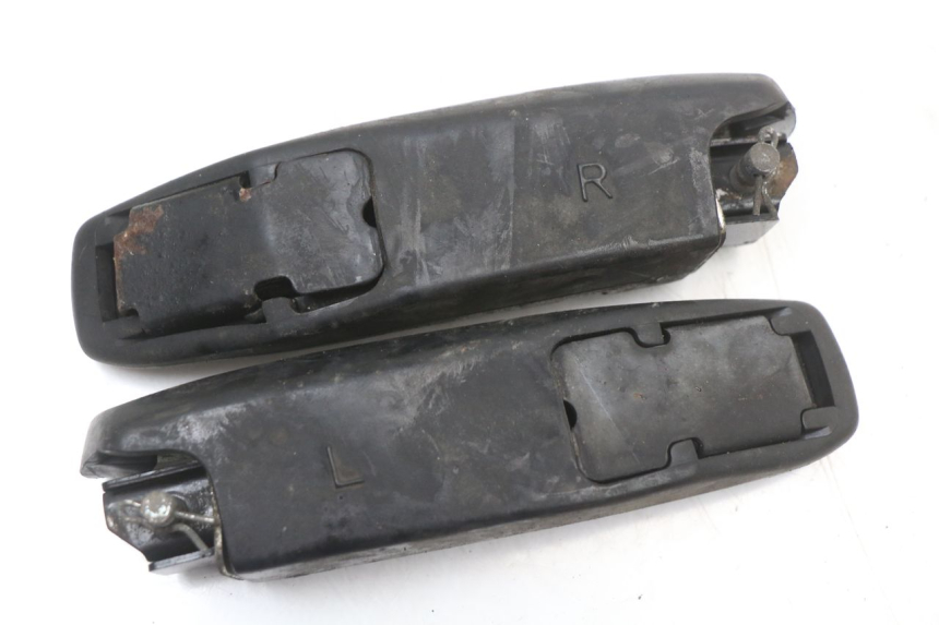 photo de PAIR REAR FOOTRESTS MBK MW TRYPTIK 125 (2014 - 2016)