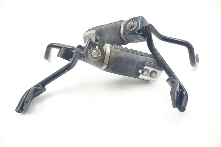 photo de PAIR OF REAR FOOTRESTS KYMCO PEOPLE 250 (2004 - 2008)
