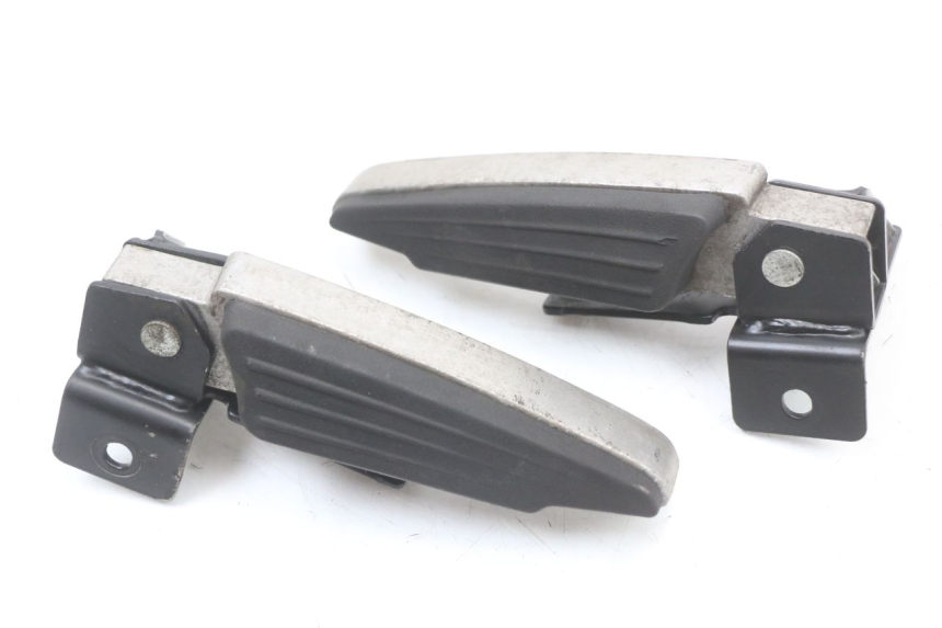 photo de PAIR OF REAR FOOTRESTS PEUGEOT CITYSTAR 50 (2013 - 2017)