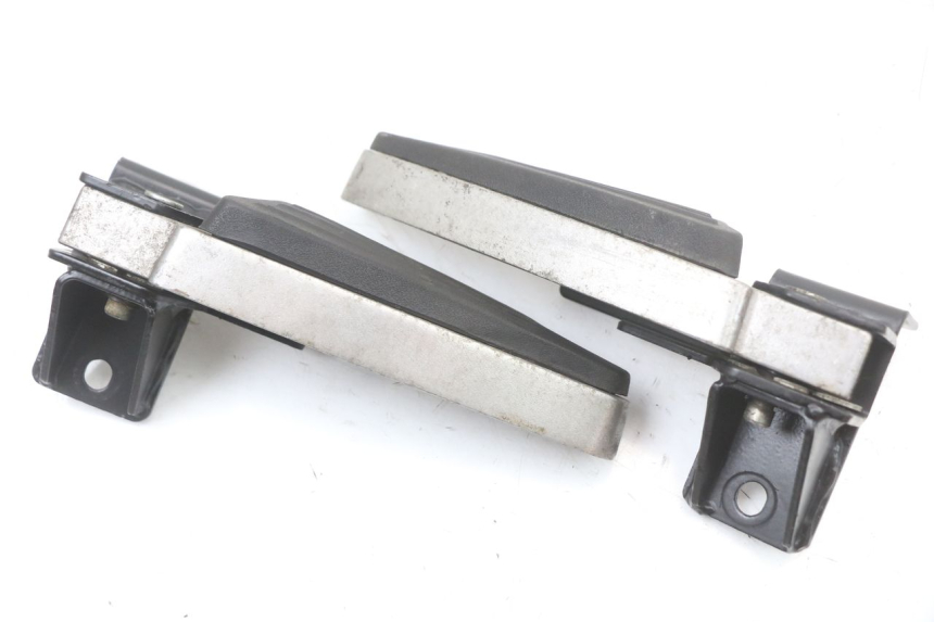 photo de PAIR OF REAR FOOTRESTS PEUGEOT CITYSTAR 50 (2013 - 2017)