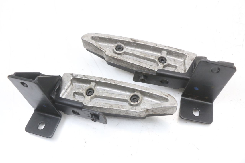 photo de PAIR OF REAR FOOTRESTS PEUGEOT CITYSTAR 50 (2013 - 2017)