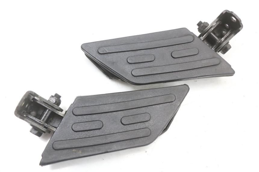 photo de PAIR OF REAR FOOTRESTS PEUGEOT KISBEE 4T 50 (2018 - 2022)