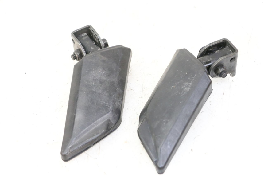 photo de PAIR OF REAR FOOTRESTS PEUGEOT KISBEE 4T 50 (2018 - 2022)