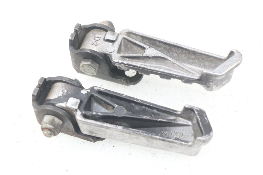 photo de PAIR OF REAR FOOTRESTS PEUGEOT LUDIX 50 (2005 - 2007)