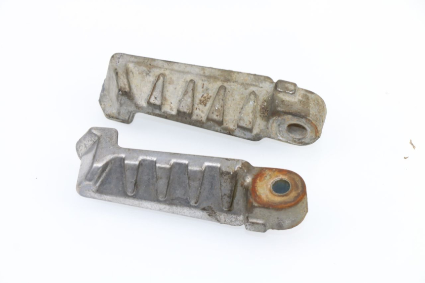 photo de PAIR OF REAR FOOTRESTS PEUGEOT LUDIX 50 (2005 - 2007)