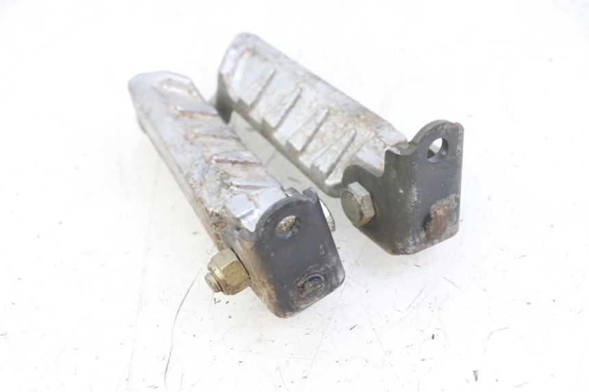 photo de PAIR REAR FOOTRESTS PEUGEOT LUDIX ONE 50 (2005 - 2008)