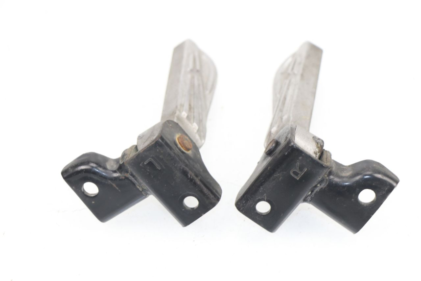 photo de PAIR OF REAR FOOTRESTS PEUGEOT TWEET 125 (2010 - 2017)